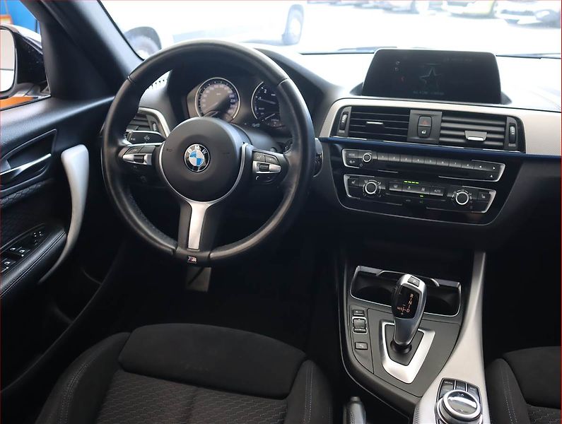 BMW Řada 1 (2018) M Sport 118i, Automat - fotka 7 z 21