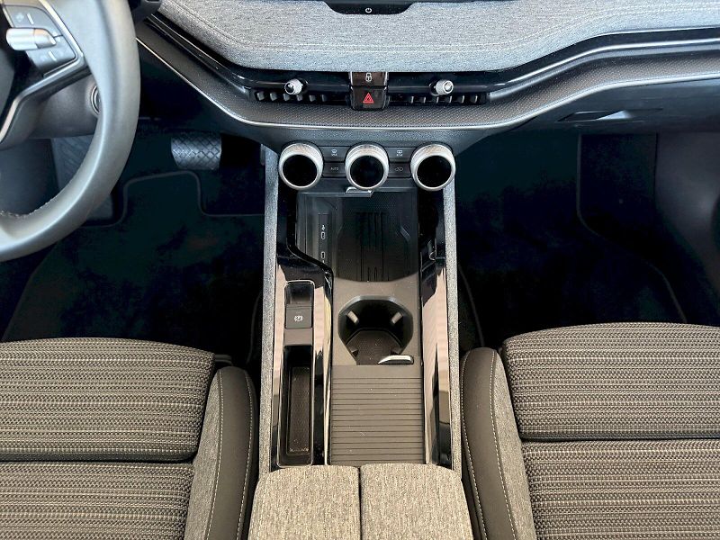 Škoda Superb (2025) Selection 2.0 TDI / 110 kW DSG - fotka 19 z 31