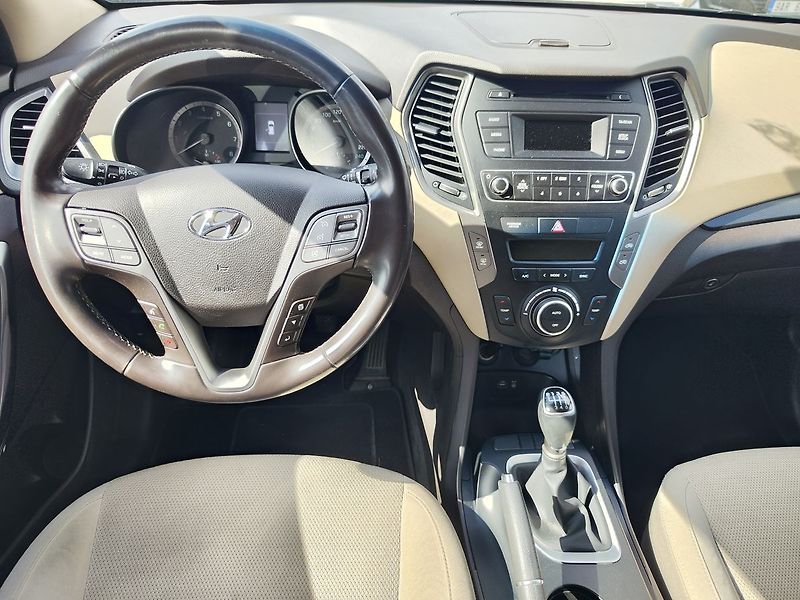 Hyundai Santa Fe 2.4 GDi/138kW Confidence 4x4 - fotka 14 z 31