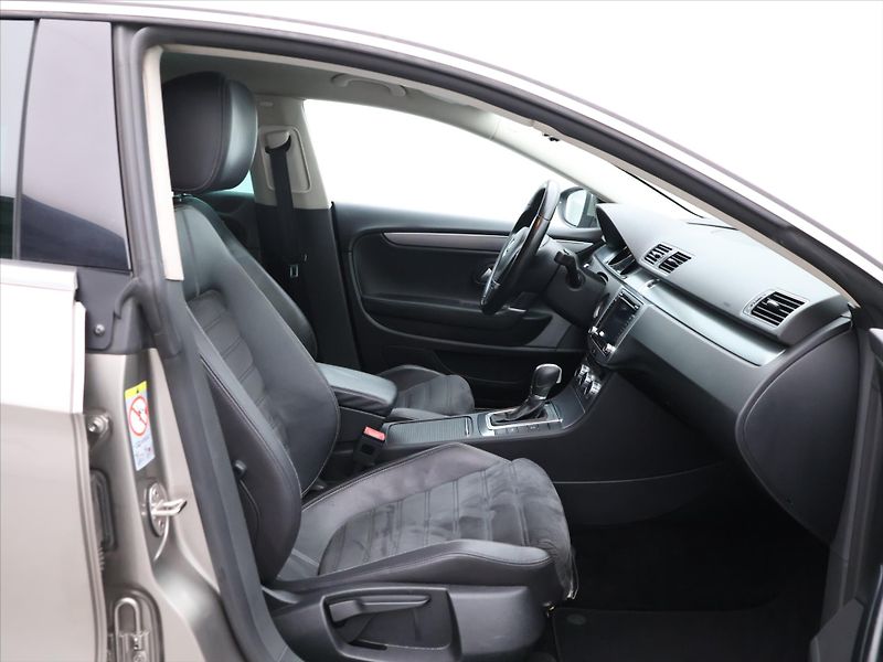 Volkswagen CC 2.0 TDI 103kW DSG Xenon CZ - fotka 11 z 31