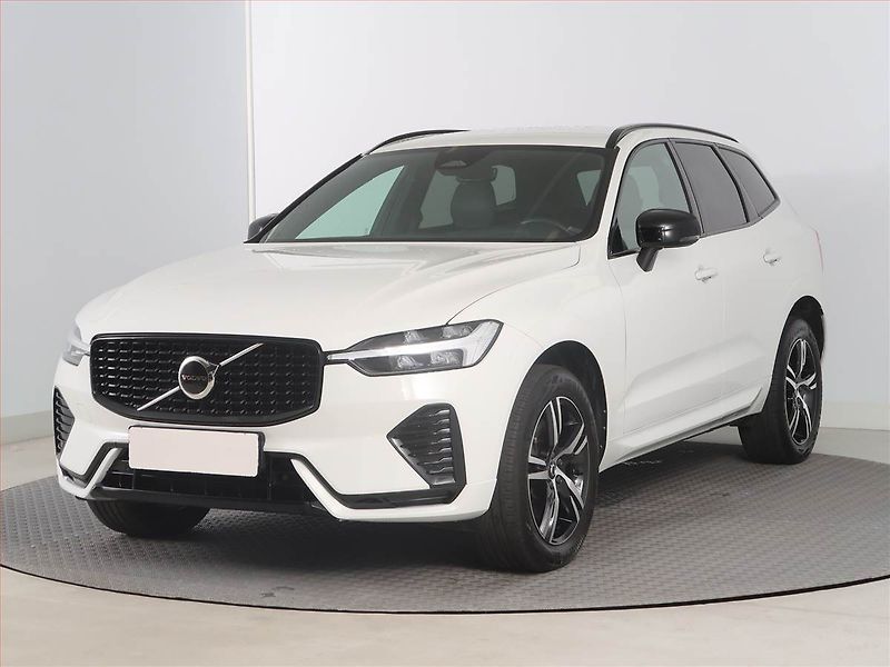 Volvo XC60 (2021) B4 AWD - fotka 2 z 19