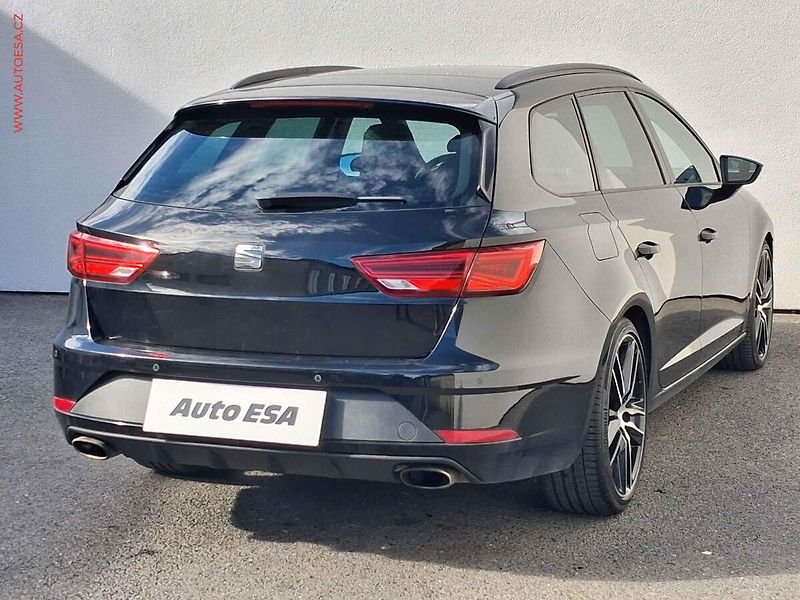 Seat Leon (2017) 2.0 TSi 4drive, Cupra, AT - fotka 4 z 19