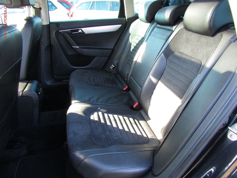 Volkswagen Passat (2012) 2.0 TDi, Highline, DSG - fotka 10 z 23