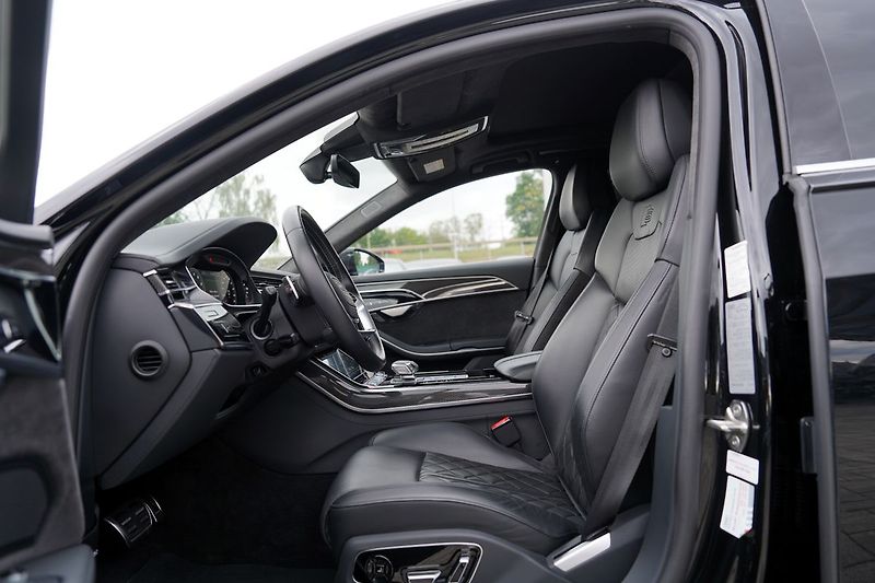 Audi S8 4.0 TFSI Quattro/B&O/Matrix/57 - fotka 25 z 48