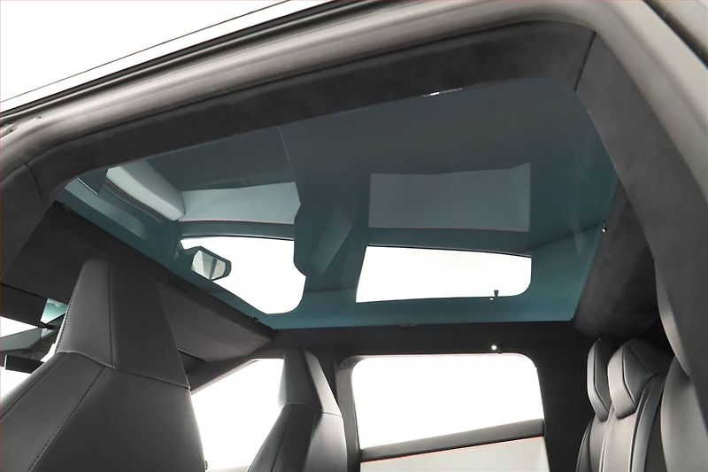 Tesla Cybertruck (2024) Dual Motor AWD - fotka 13 z 30