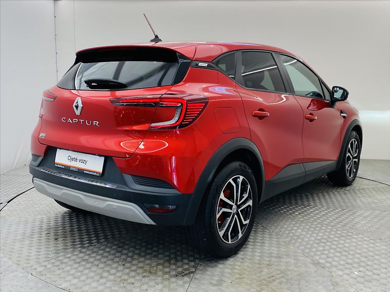Renault Captur 1,0 TCe 67kW 1. maj. ČR - fotka 2 z 29