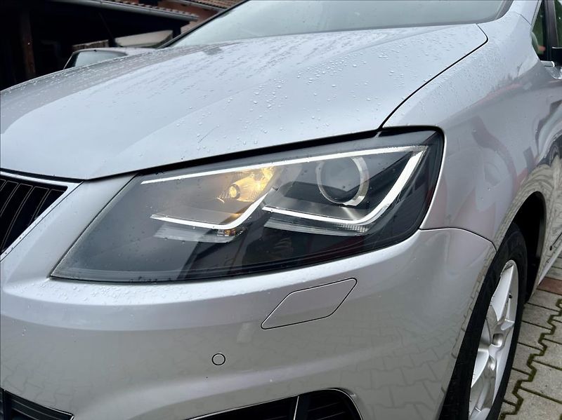 Seat Alhambra 2,0 TDi / STYLE / DSG / 7-míst - fotka 43 z 44