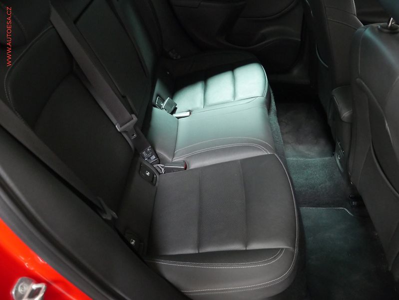 Opel Astra (2019) 1.6 CDTi, AT - fotka 11 z 23