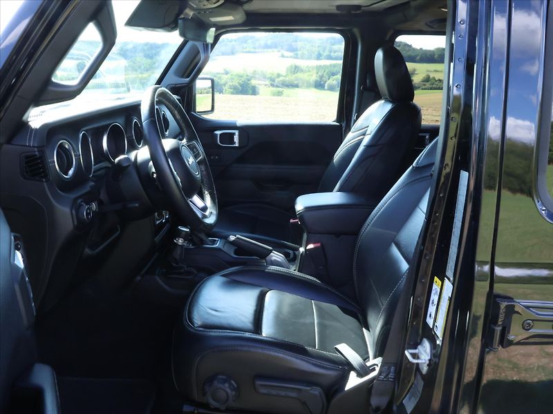 Jeep Wrangler 2.1 CRD 147kW Aut. Unlimited - fotka 11 z 28