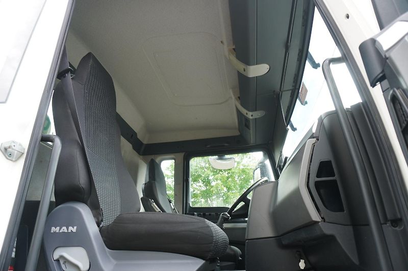MAN TGS (2016) 26.360 6x4 BB / 160 tho. km - fotka 17 z 17