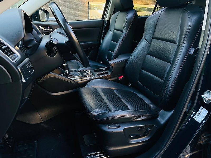 Mazda CX-5 2.5i 4x4 AUT 1.MAJITEL KAMERA - fotka 30 z 53