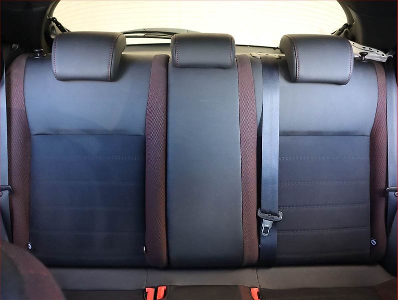 Nissan Juke (2018) 1.6 i, Automat, Serv.kniha - fotka 10 z 19