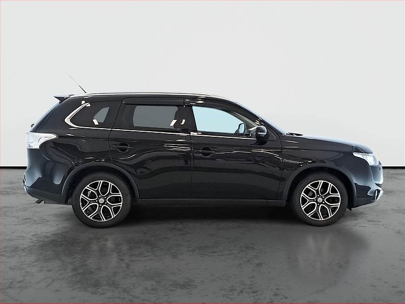 Mitsubishi Outlander (2015) 2.2 DI-D, 4X4, Automat - fotka 6 z 18