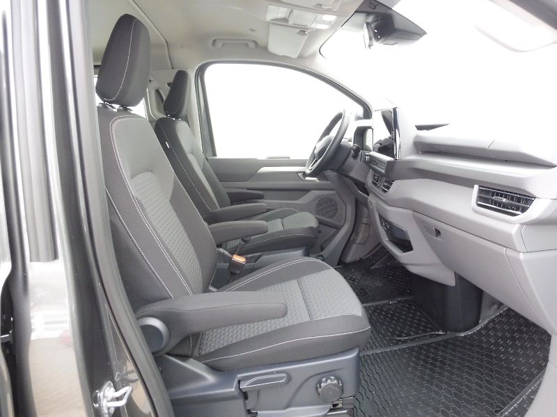 Volkswagen Caravelle (2025) Life DR 2,0 TDI 110kW 8AT - fotka 9 z 29