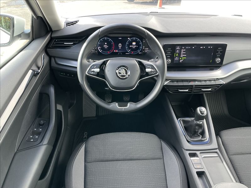 Škoda Octavia 1,5 TSI Combi Ambition Plus - fotka 7 z 23