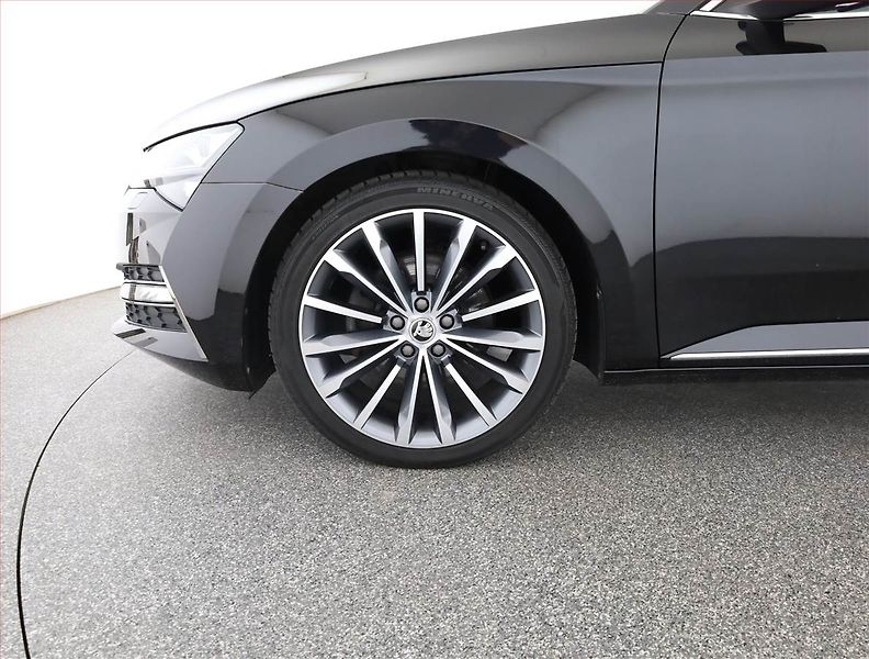 Škoda Superb (2019) Laurin&Klement 2.0 TSI - fotka 21 z 21