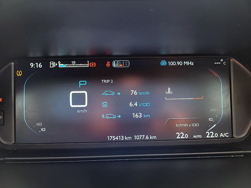 Citroën Grand C4 Picasso 2.0 eHDi autom EXCLUSIVE 7míst - fotka 13 z 48