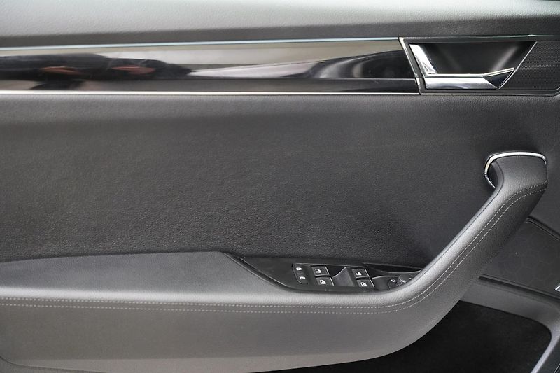 Škoda Superb - fotka 12 z 28