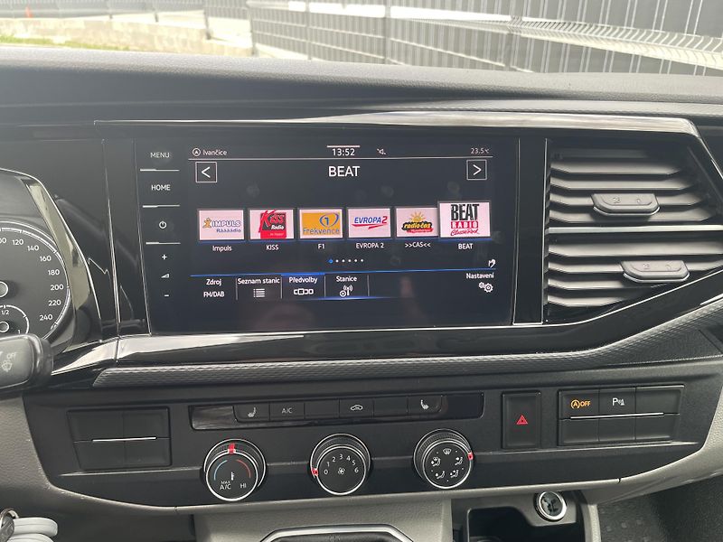 Volkswagen Transporter (2021) T6.1 2.0 TDI 110 kW - fotka 15 z 23