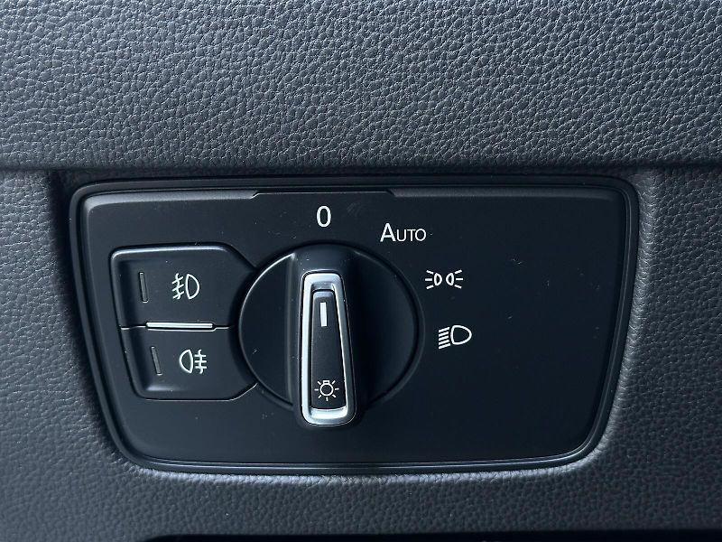 Volkswagen Passat 2.0TDi 4x4 DSG R-Line KAMERA+P - fotka 19 z 44