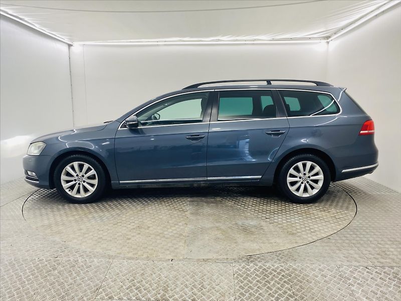 Volkswagen Passat 2,0 TDI DSG 125 kW 4Motion - fotka 3 z 26