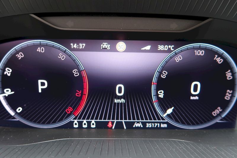 Škoda Karoq (2025) Top Selection 1.5 TSI 110 kW D - fotka 7 z 29