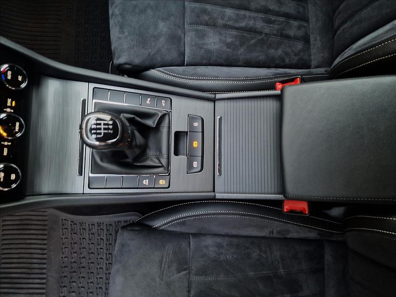 Škoda Superb 2.0 TDI 110kW Style,ČR,1.Maj. - fotka 36 z 50