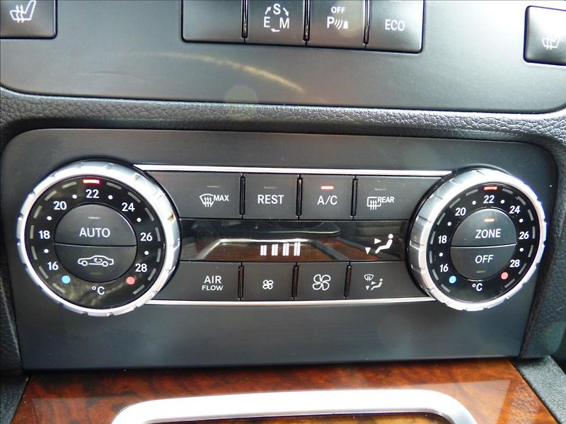 Mercedes-Benz GLK 2,1 220CDI,4Matic,AMG,7G,Bi-Xe - fotka 39 z 77