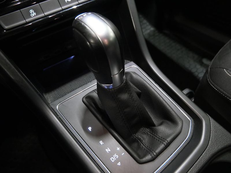 Volkswagen Touran - fotka 19 z 24