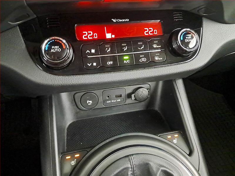 Kia Sportage (2010) 2.0 CRDi, 4X4, Tempomat - fotka 13 z 19