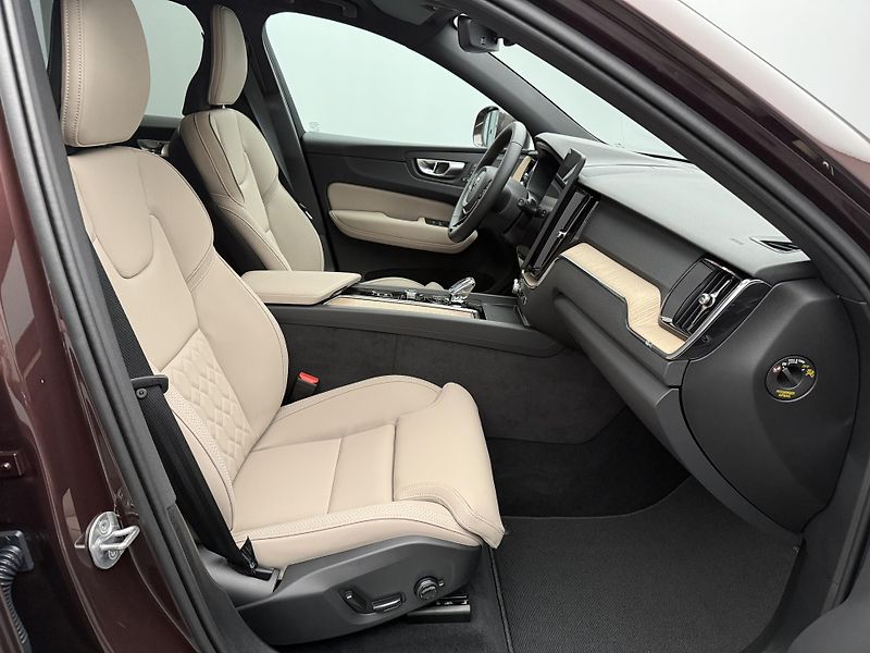 Volvo XC60 (2026) B5 AWD AUT BRIGHT PLUS - fotka 22 z 30