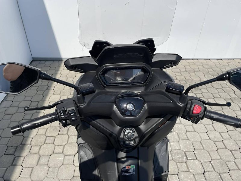 Yamaha (2026) XMAX 300 EU5+ - fotka 9 z 11