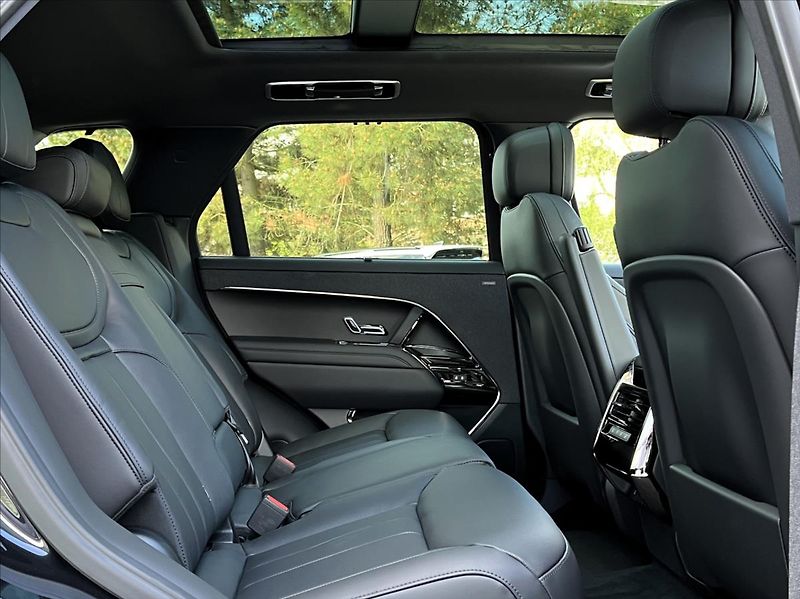 Land Rover Range Rover Sport (2026) 3,0 D300 DYNAMIC SE - fotka 31 z 33
