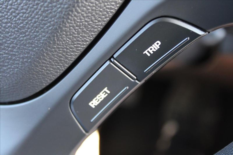 Hyundai i10 1,0 i  NOVÉ V ČR,1.MAJITEL - fotka 21 z 22