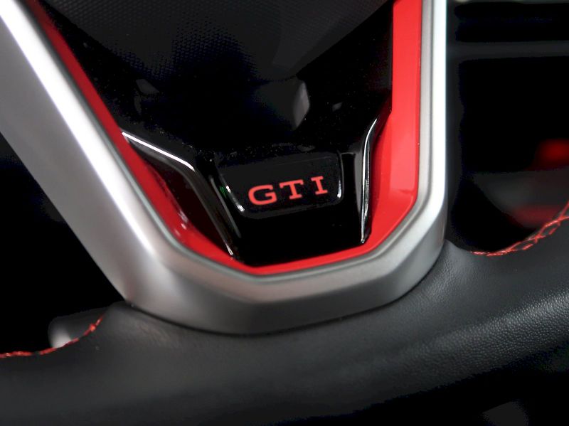 Volkswagen Golf (2024) GTI CLUBSPORT 2.0TSI 221KW DSG - fotka 22 z 38