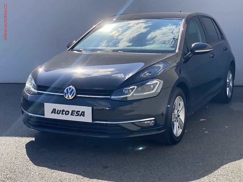 Volkswagen Golf (2017) 1.5 TSi, Highline, LED, navi - fotka 3 z 18
