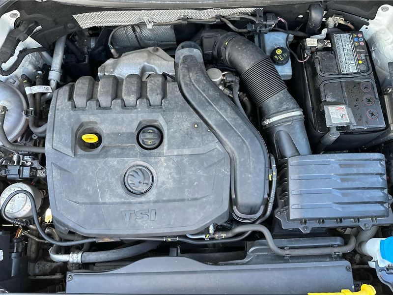 Škoda Karoq 1.5 TSI Style 110kW Manuální - fotka 23 z 26