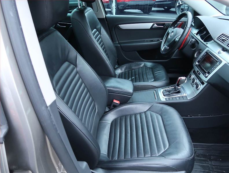 Volkswagen Passat (2013) Highline 2.0 TDI, Automat - fotka 9 z 17
