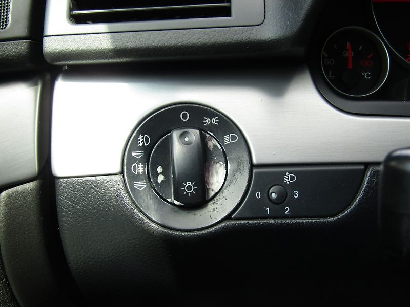 Audi A4 (2006) Avant 2.0 TDI 103kW AUTOMAT - fotka 28 z 33