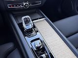 Volvo XC60 B5 AWD PLUS/360/1 maj/ + kola - náhled 27