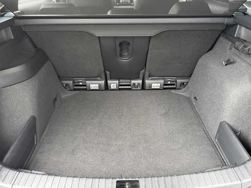 Škoda Karoq (2018) 1.5TSi MAN Style+ Kessy, tažné - fotka 21 z 52