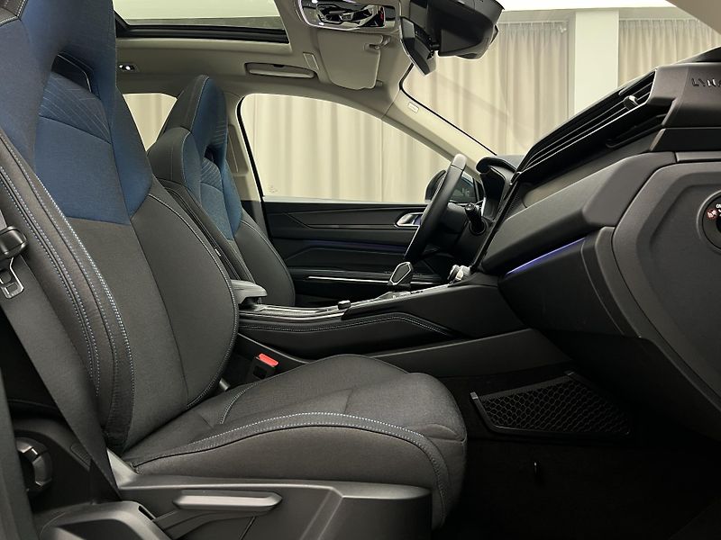 Lynk & Co 01 PHEV AUT  - fotka 18 z 54