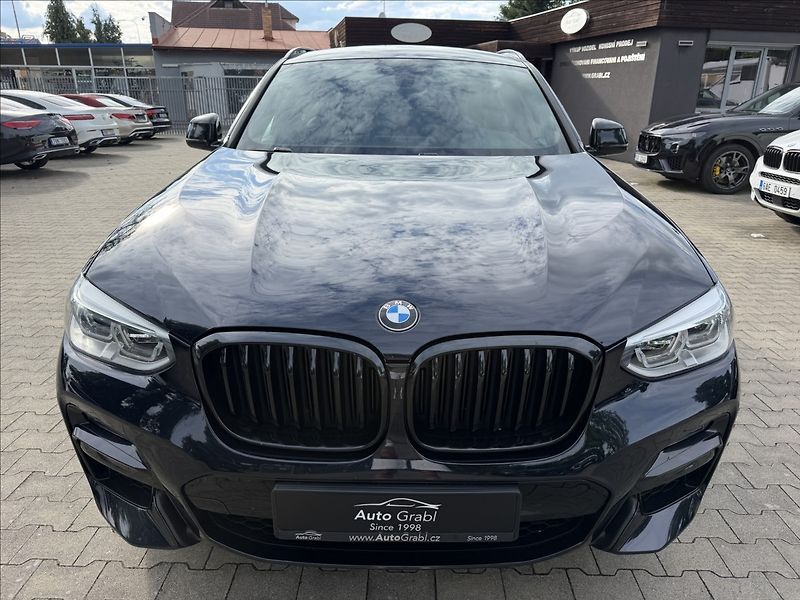 BMW X4 M40d xDrive - fotka 2 z 33