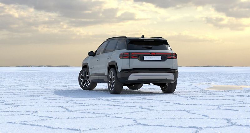 Jeep Compass (2026) Summit e-Hybrid Plug-in 225k e - fotka 2 z 9
