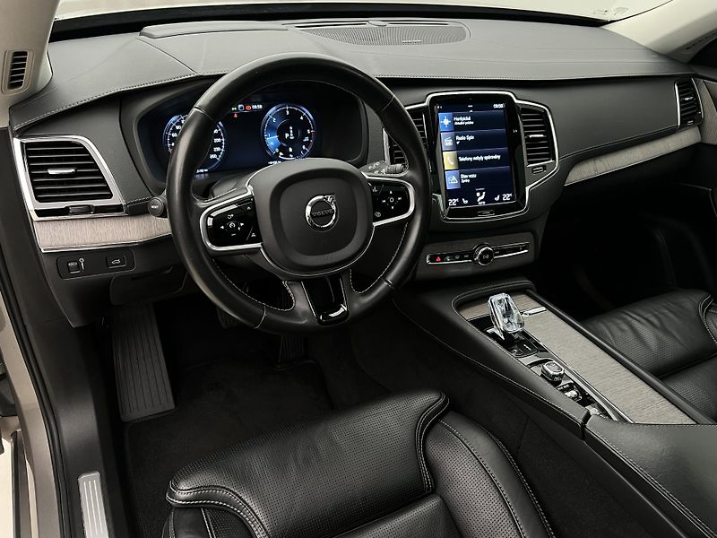 Volvo XC90 B5 AWD INSCRIPTION 7 MÍST - fotka 4 z 49