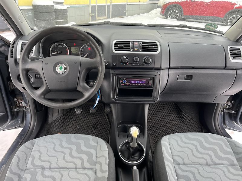 Škoda Fabia 1.4MPI 63KW,KLIMA,ALU,TEMPOMAT - fotka 31 z 38