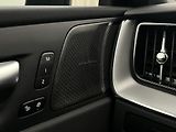 Volvo XC60 B5 AWD BLACK EDITION PLUS AUT  - náhled 18