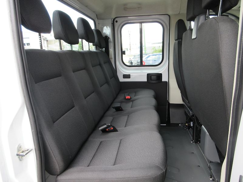 Peugeot Boxer VALNÍK DVOUKABINA 7 míst 140k - fotka 11 z 27