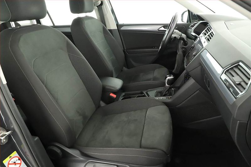 Volkswagen Tiguan (2022) 1.4 TSI eHybrid - fotka 7 z 19