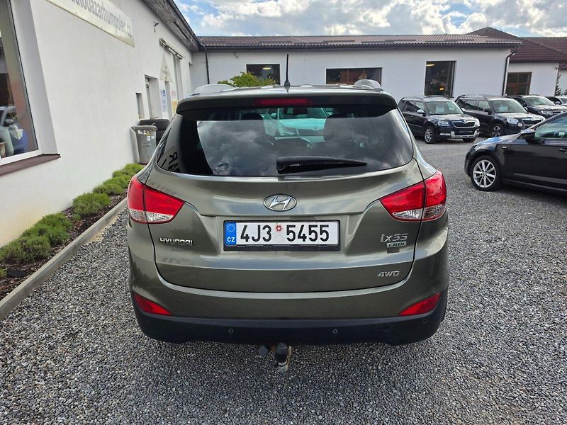 Hyundai ix35 (2012) 2.0 CRDi 4WD - fotka 6 z 34